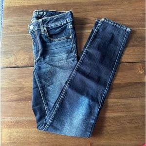american eagle dark wash skinny jeans